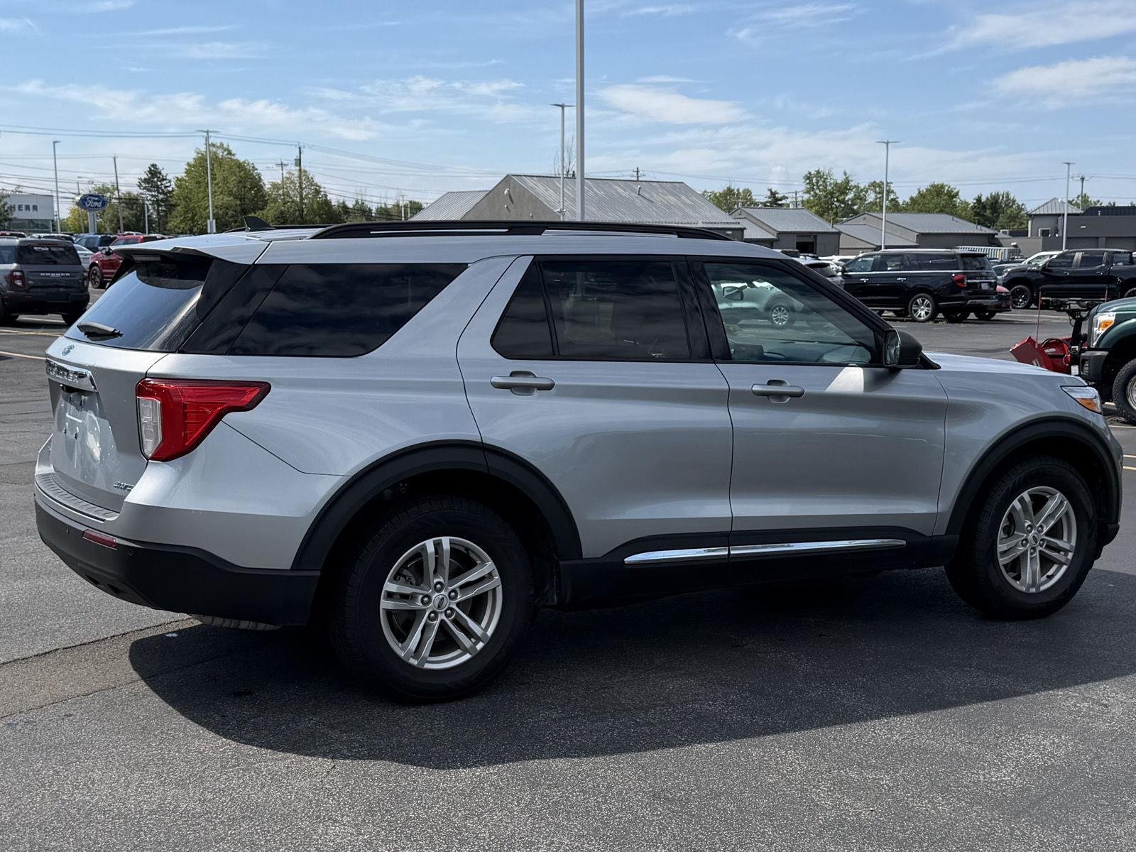 Used 2024 Iconic Silver Ford XLT image 5