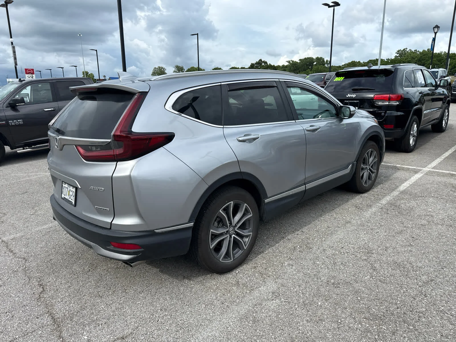 Used 2020 Lunar Silver Metallic Honda Touring image 5