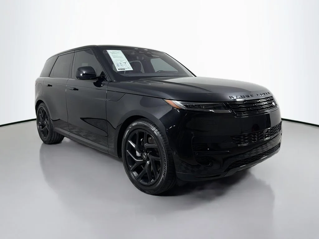 Used 2023 Black Land Rover SE image 3
