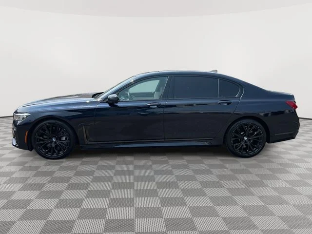Used 2022 Black BMW 750i xDrive image 5
