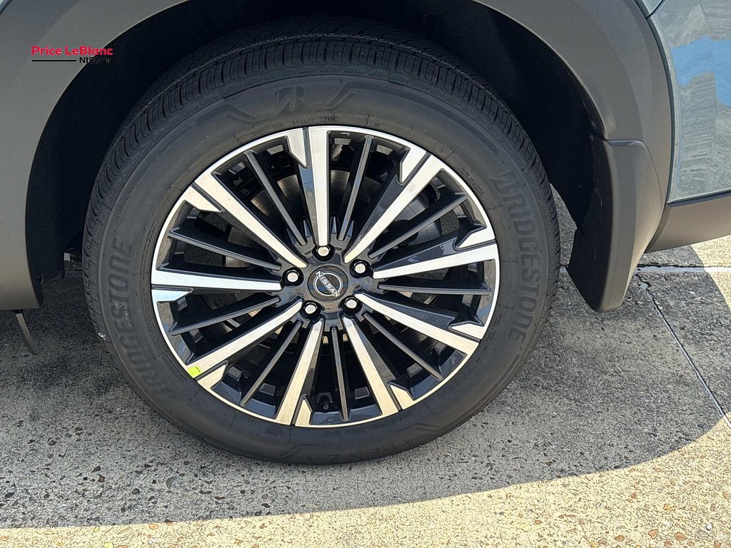 New 2026 Baltic Teal Pearl Nissan Platinum image 4