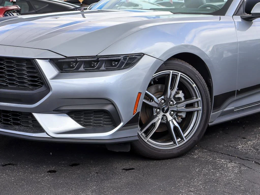 Used 2025 Iconic Silver Metallic Ford EcoBoost Premium image 3