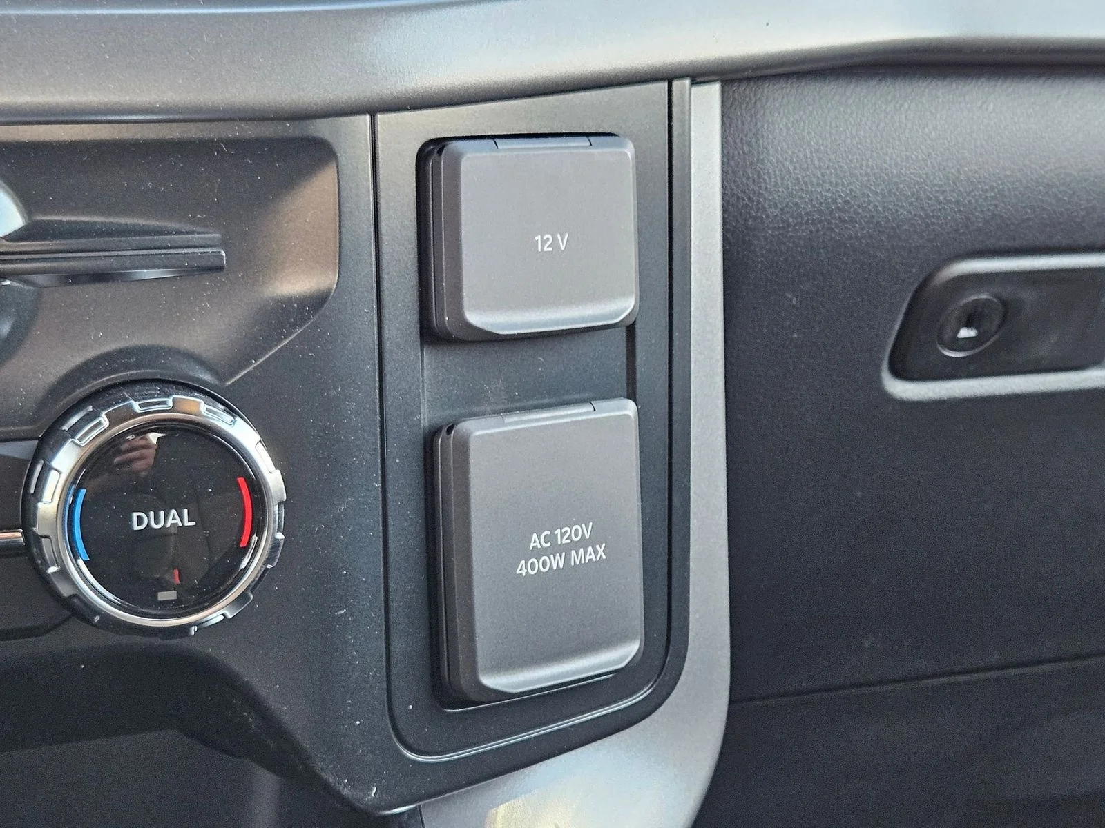New 2026 Avalanche Ford XLT image 25