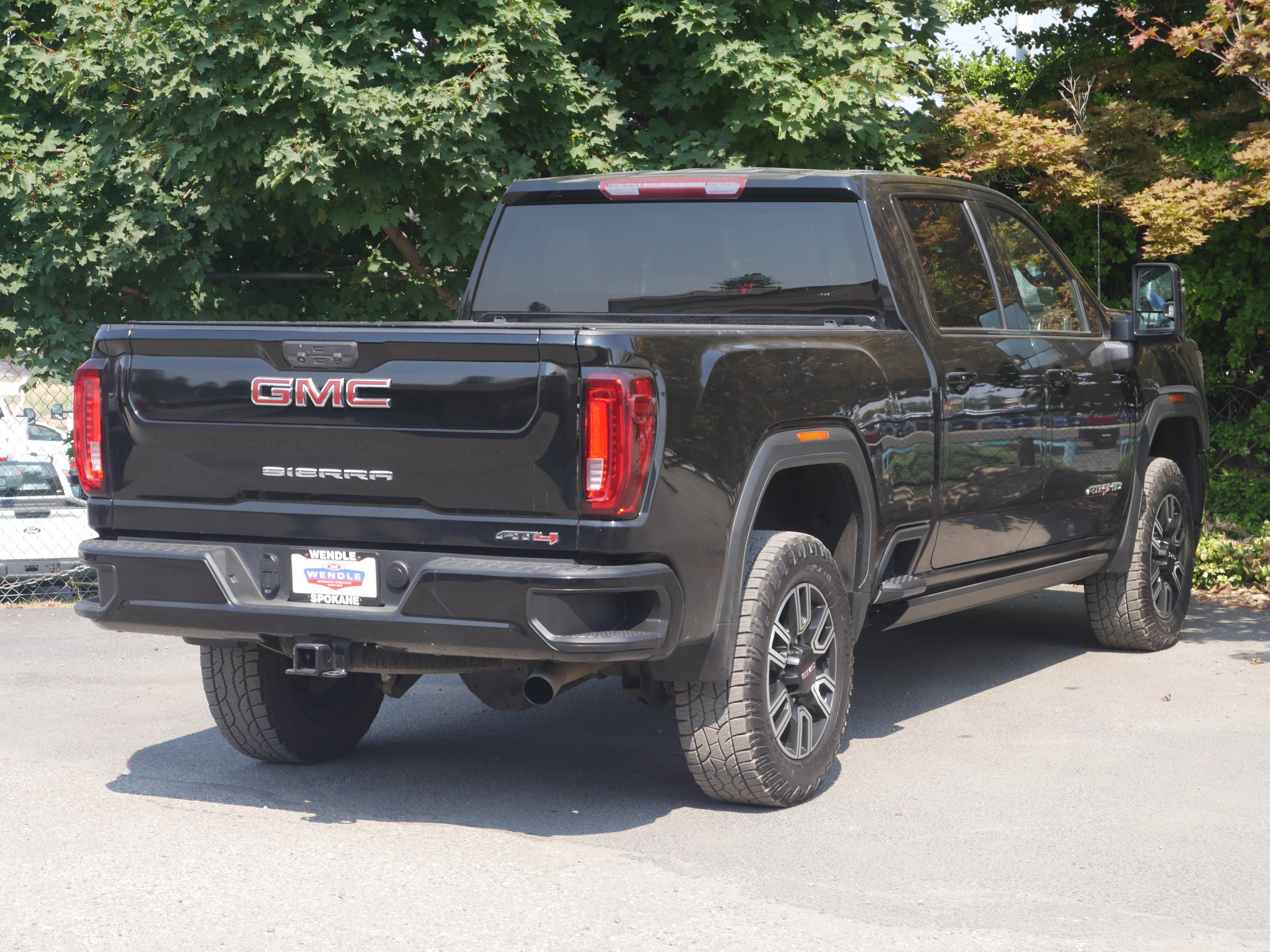 Used 2022 Onyx Black GMC AT4 image 23