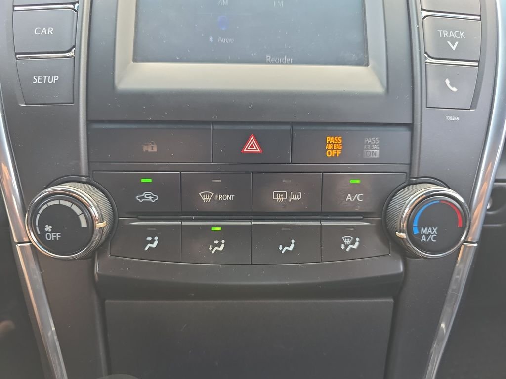 Used 2015 Gray Toyota SE image 27