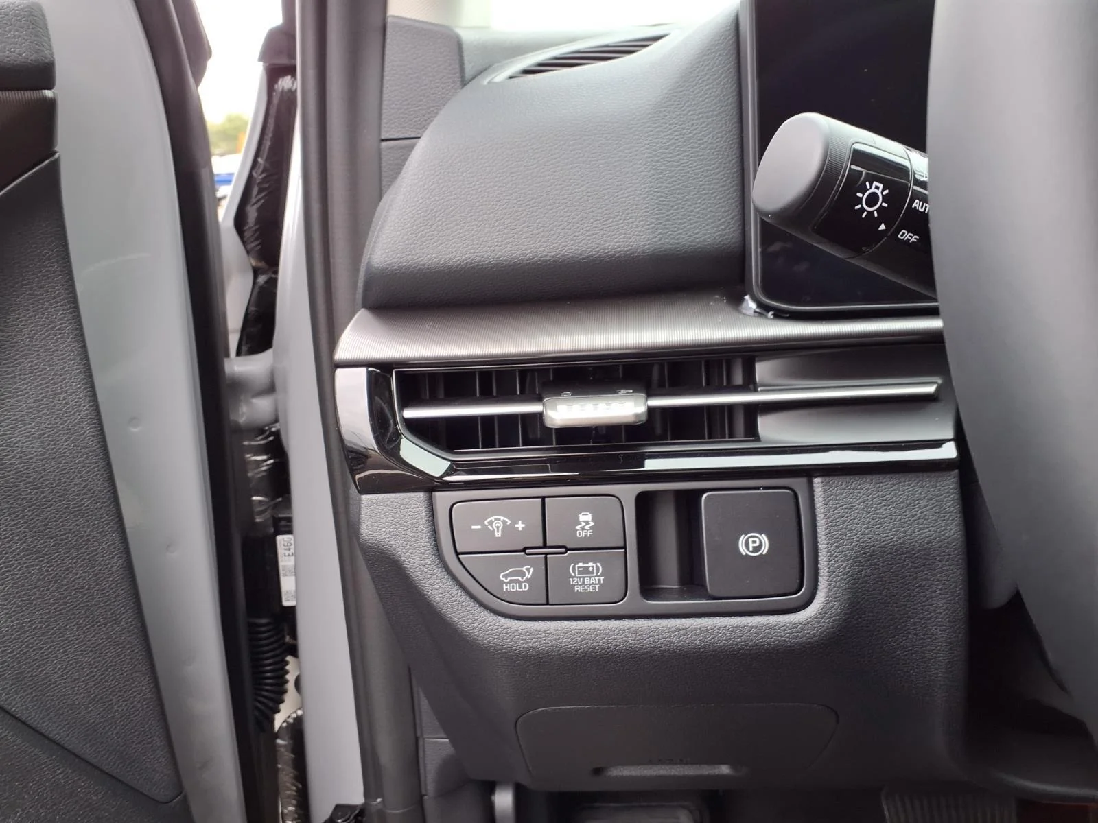 New 2027 Wolf Gray Kia EX image 11
