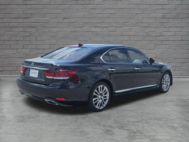 Used 2015 Black Lexus 4dr Sdn Crafted Line RWD image 5