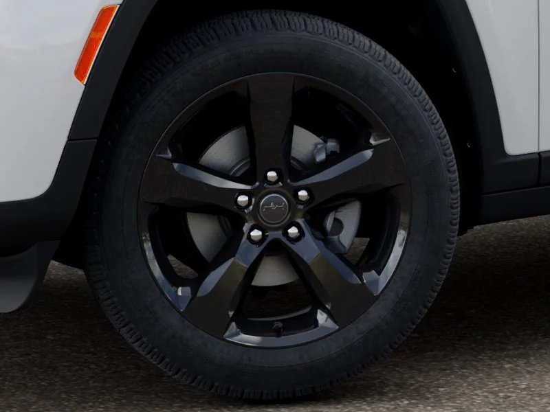 New 2027 Bright White Clear-Coat Paint Jeep Limited image 4