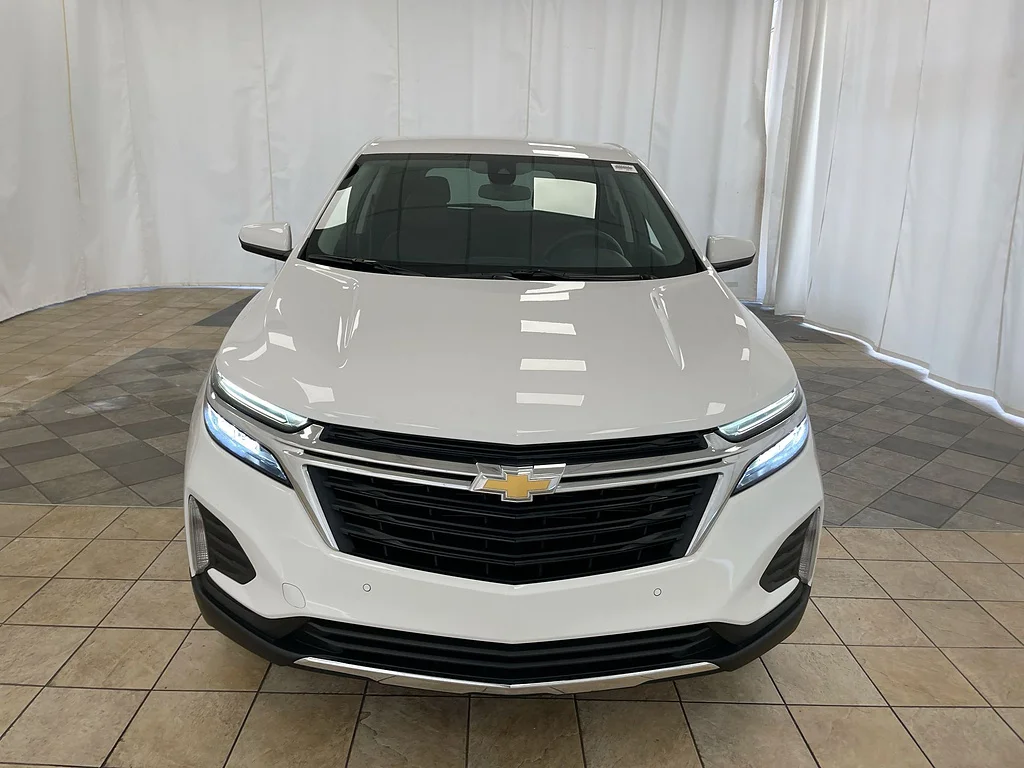 Used 2024 Summit White Chevrolet LT image 30