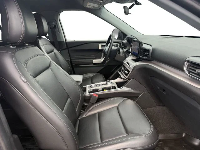 Used 2023 Green Ford XLT image 11