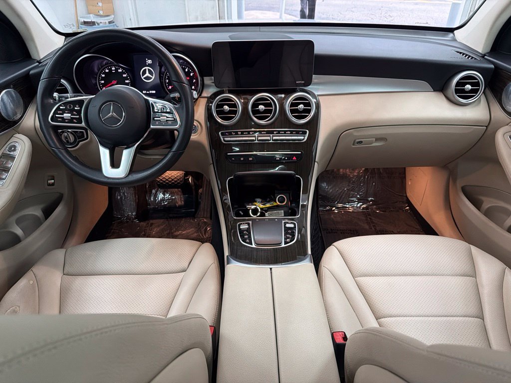 Used 2020 White Mercedes-Benz GLC 300 image 23