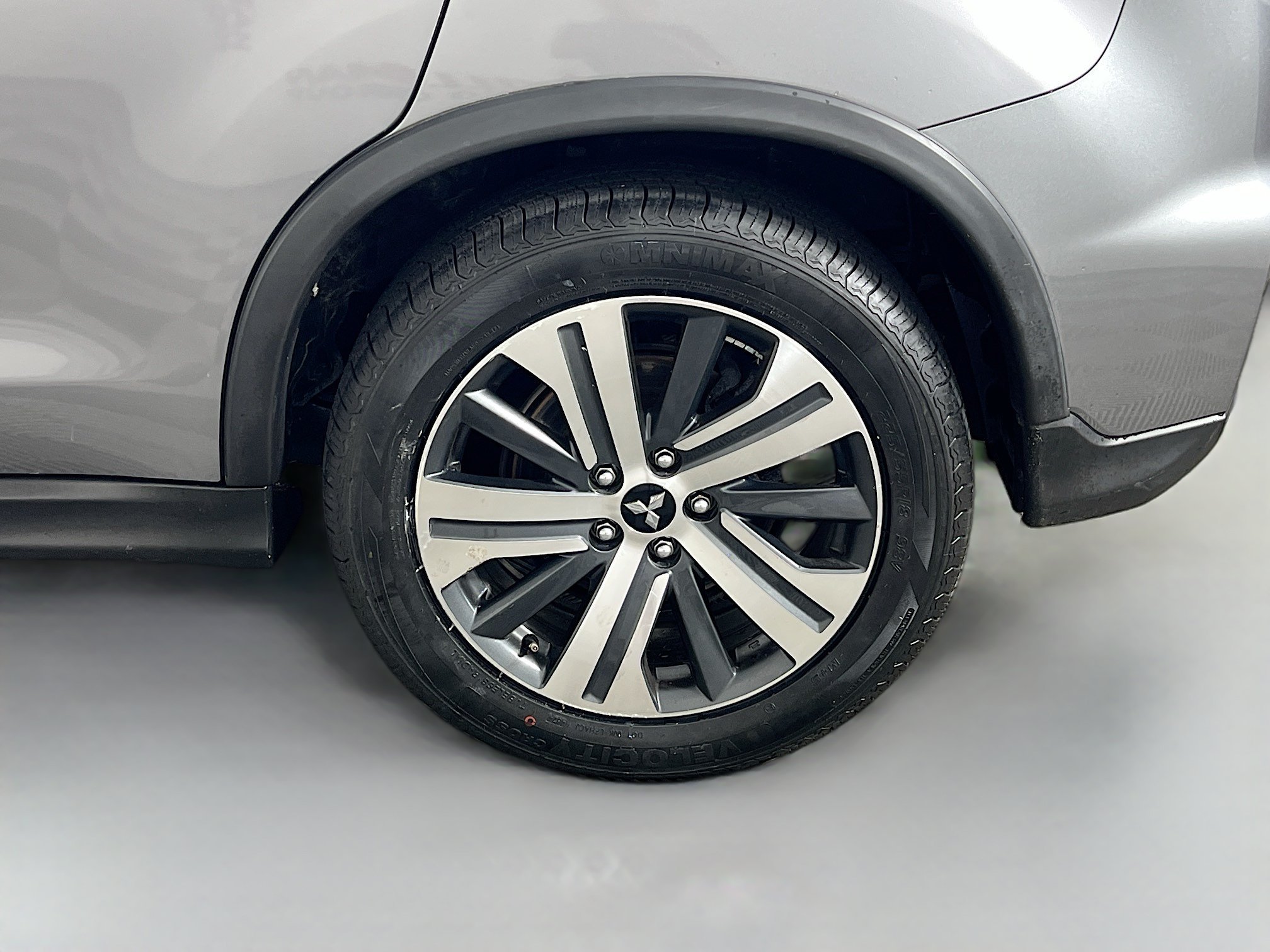 Used 2021 Gray Mitsubishi SE image 34