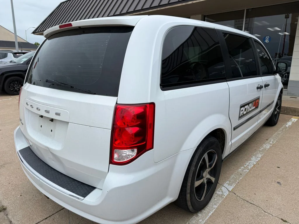 Used 2016 White Dodge AVP image 8