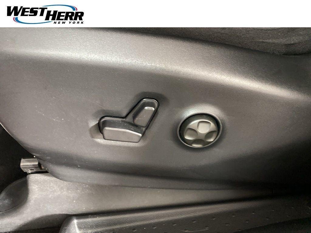 Used 2026 Red Hot Pearlcoat Chrysler Select image 15