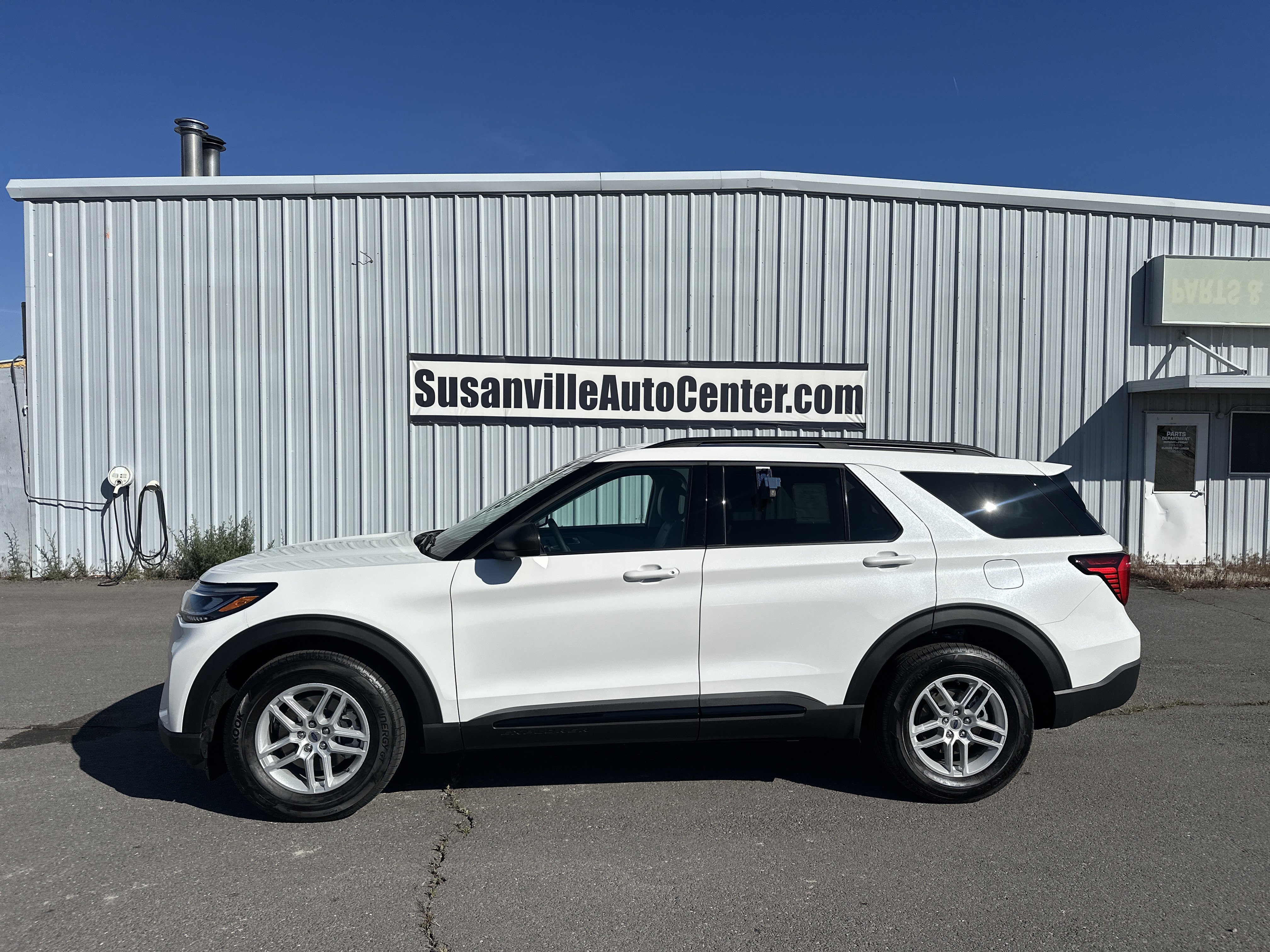 New 2026 Star White Metallic Tri-Coat Ford Active image 2
