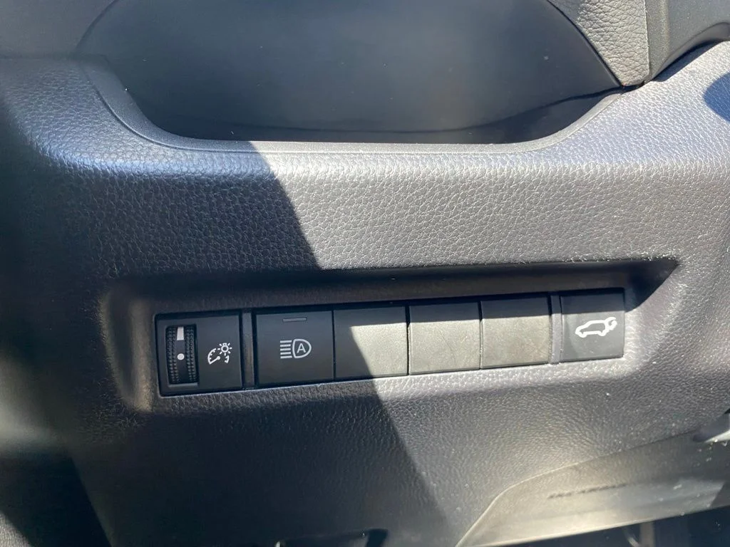 Used 2019 Red Toyota XLE image 27
