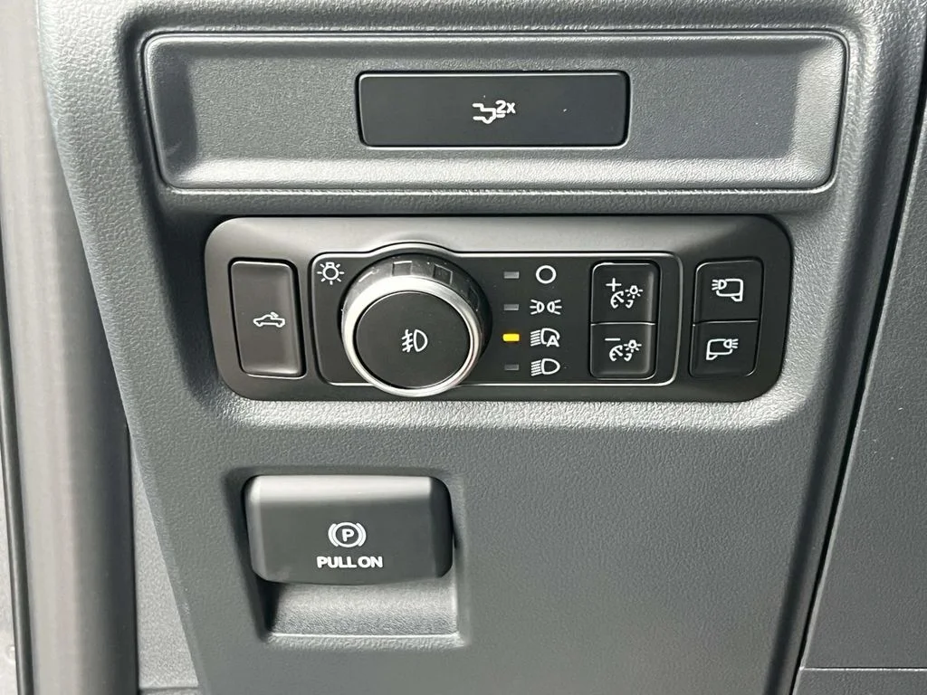 New 2026 Carbonized Gray Metallic Ford Lariat image 25