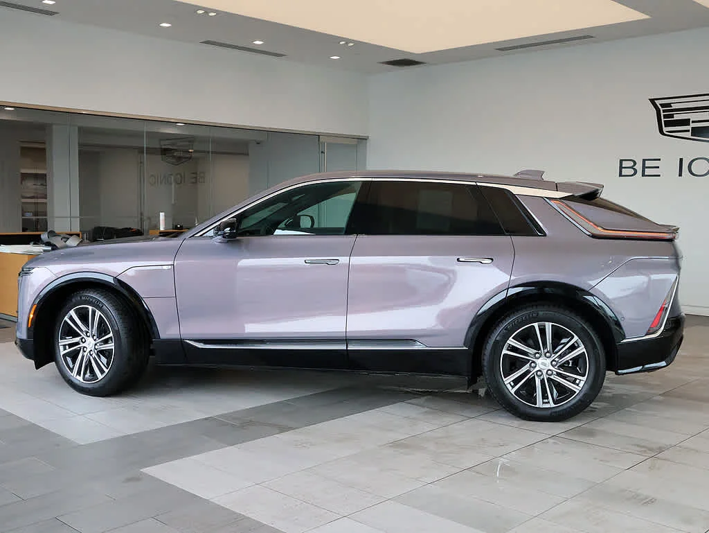Certified 2026 Cadillac LYRIQ Luxury with VIN 1GYKPNRL3TZ300088 for sale in Libertyville, IL