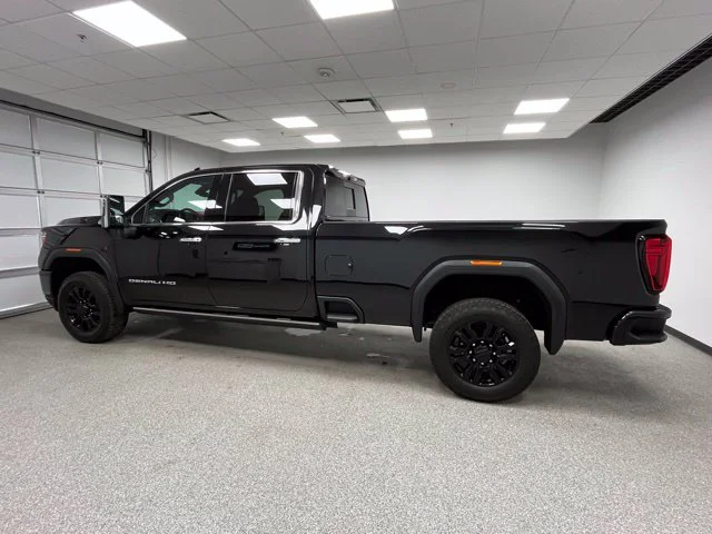 Used 2023 Black GMC Denali image 7