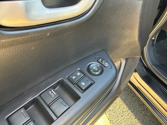 Used 2014 Black Honda LX image 13