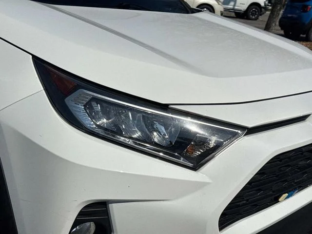 Used 2021 White Toyota XLE image 11