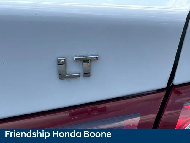 Used 2022 White Chevrolet LT image 13