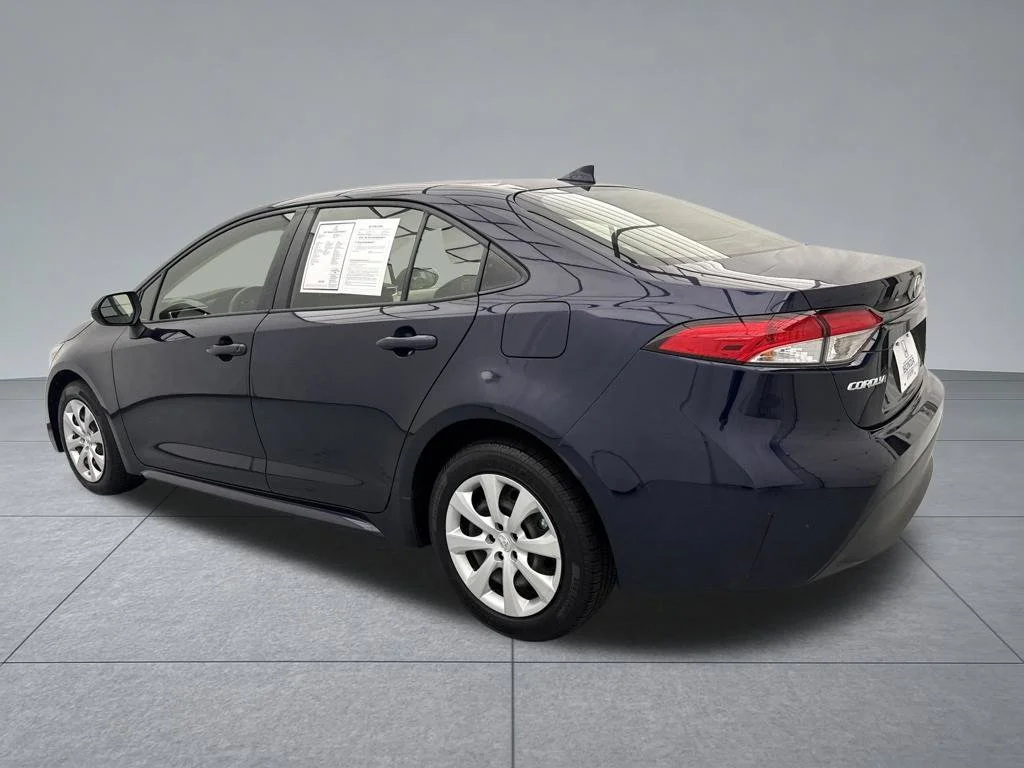 Used 2023  Toyota LE image 5