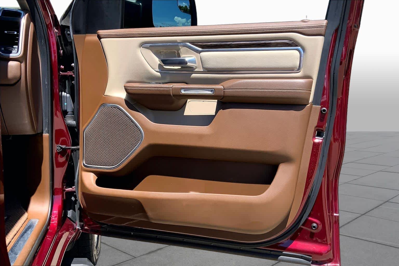 Used 2019 Delmonico Red Pearlcoat Ram Laramie image 22