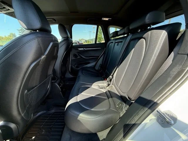Used 2018 Alpine White BMW xDrive28i image 8
