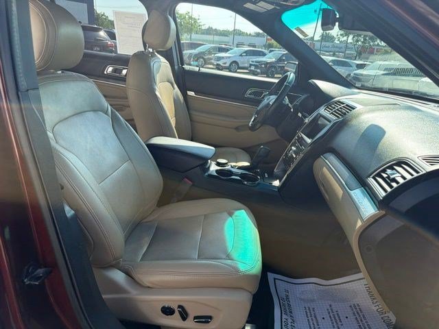 Used 2016 Bronze Ford Limited image 22