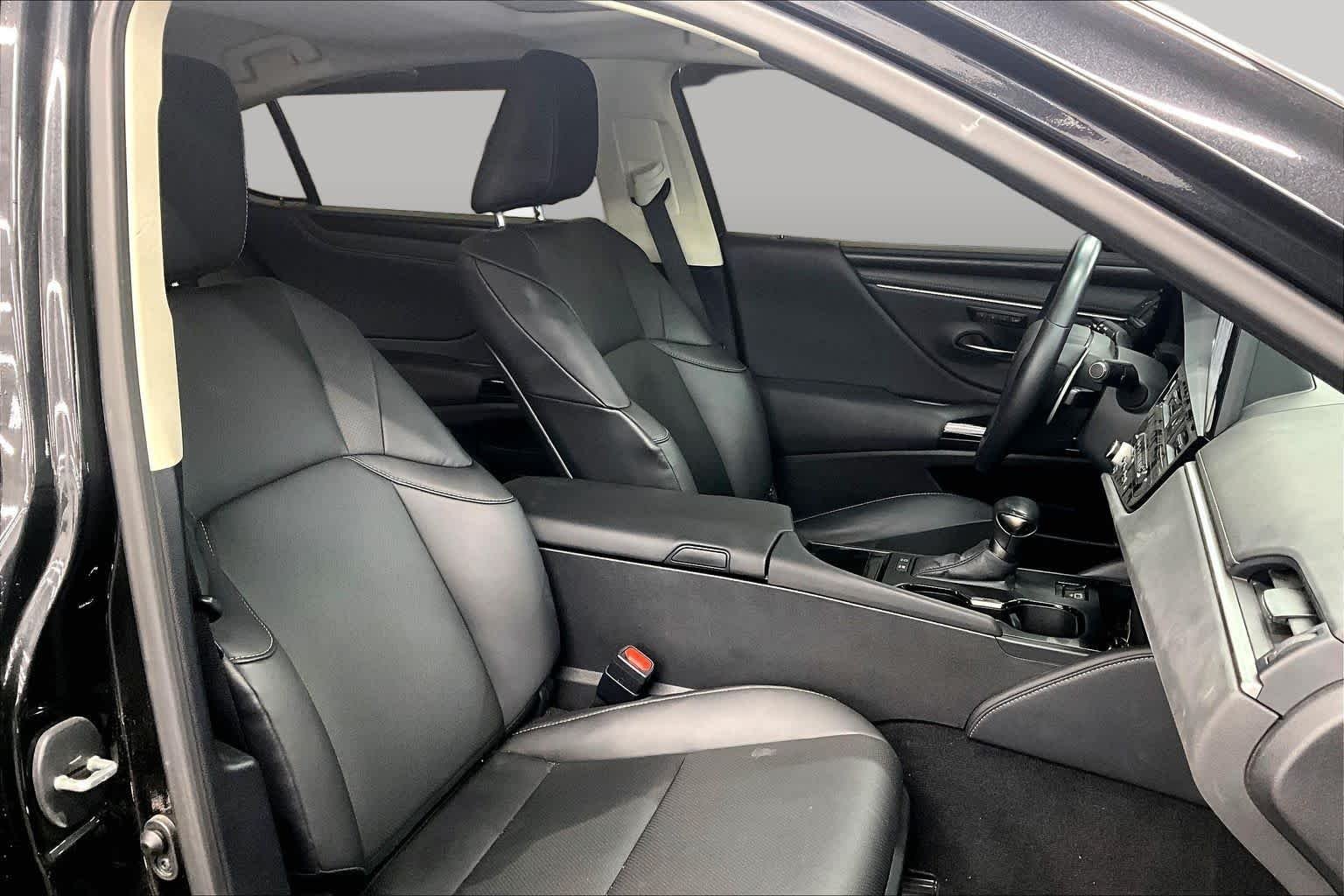 Certified Used 2025 Caviar Lexus  image 9