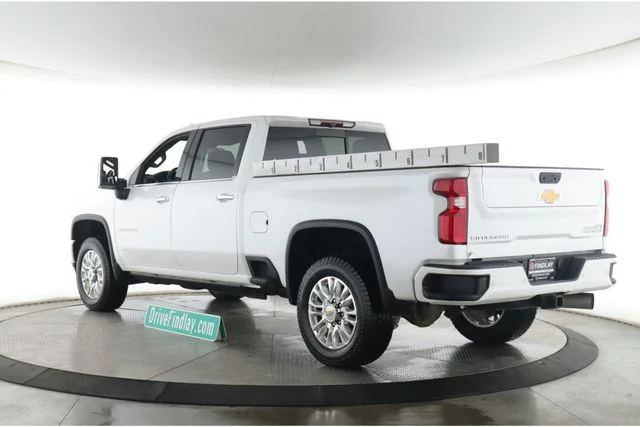 Used 2022 White Chevrolet High Country image 8