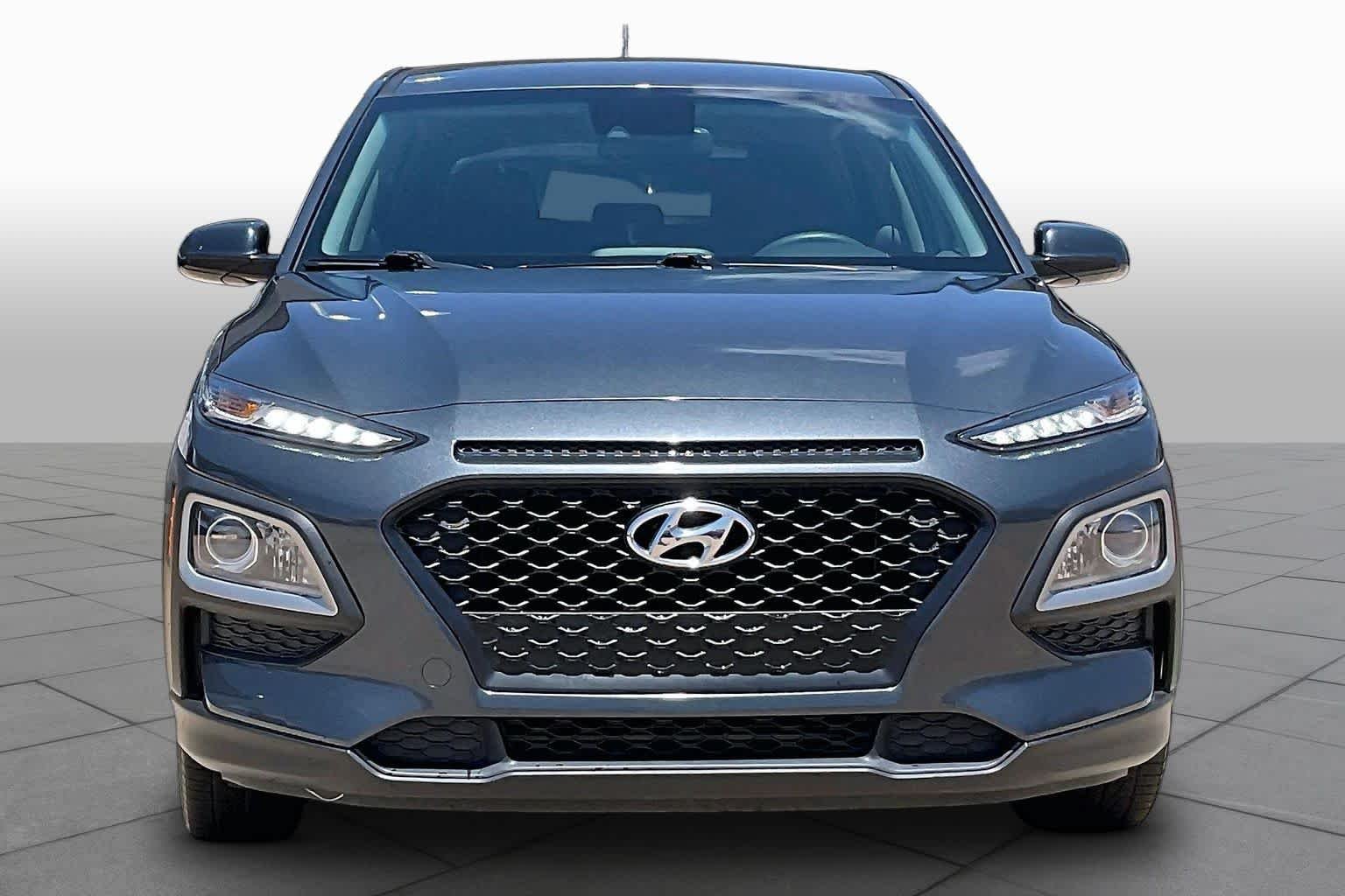 Used 2021 Thunder Gray Hyundai SE image 4