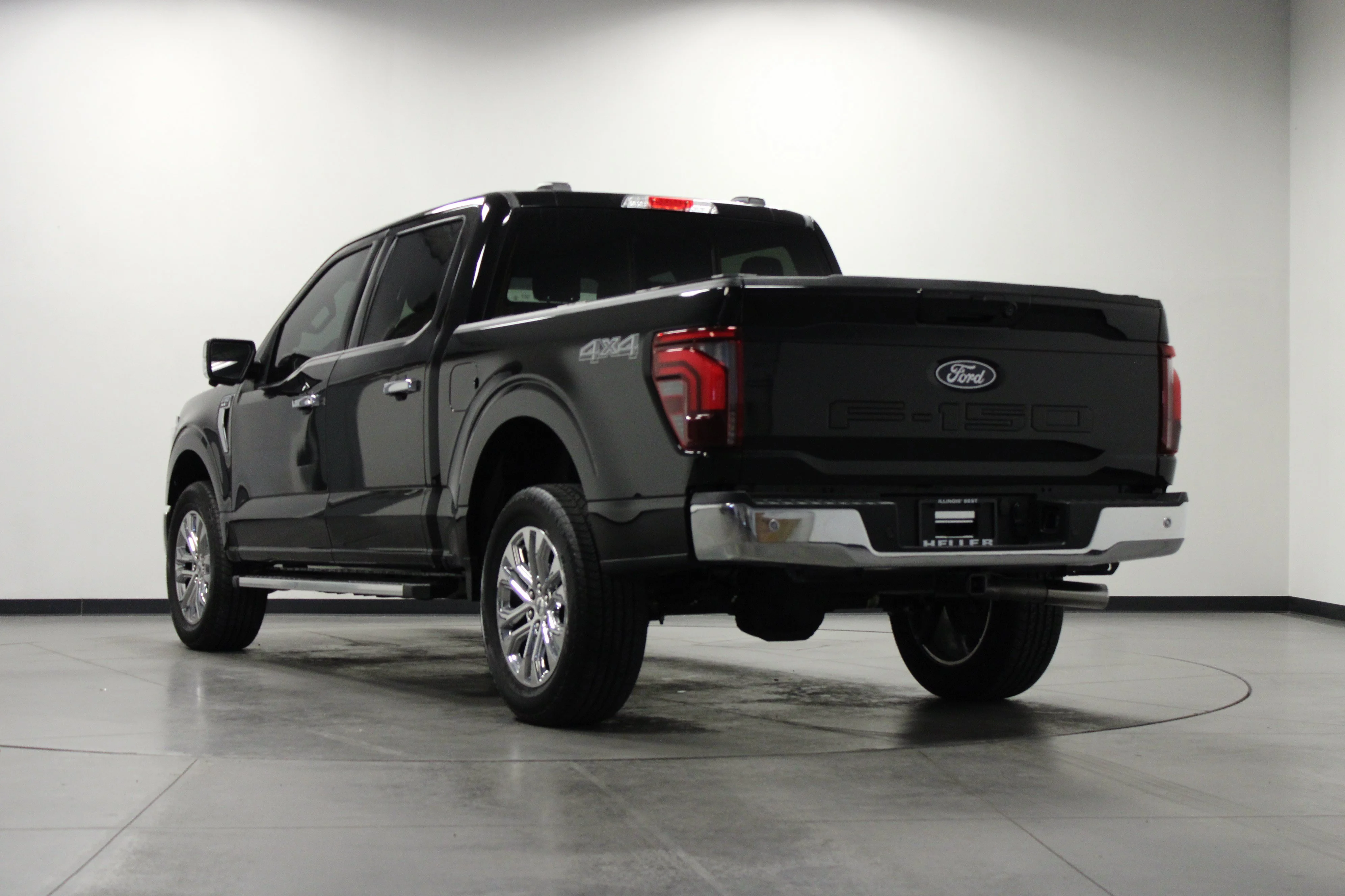 Used 2025 Agate Black Metallic Ford LARIAT image 6