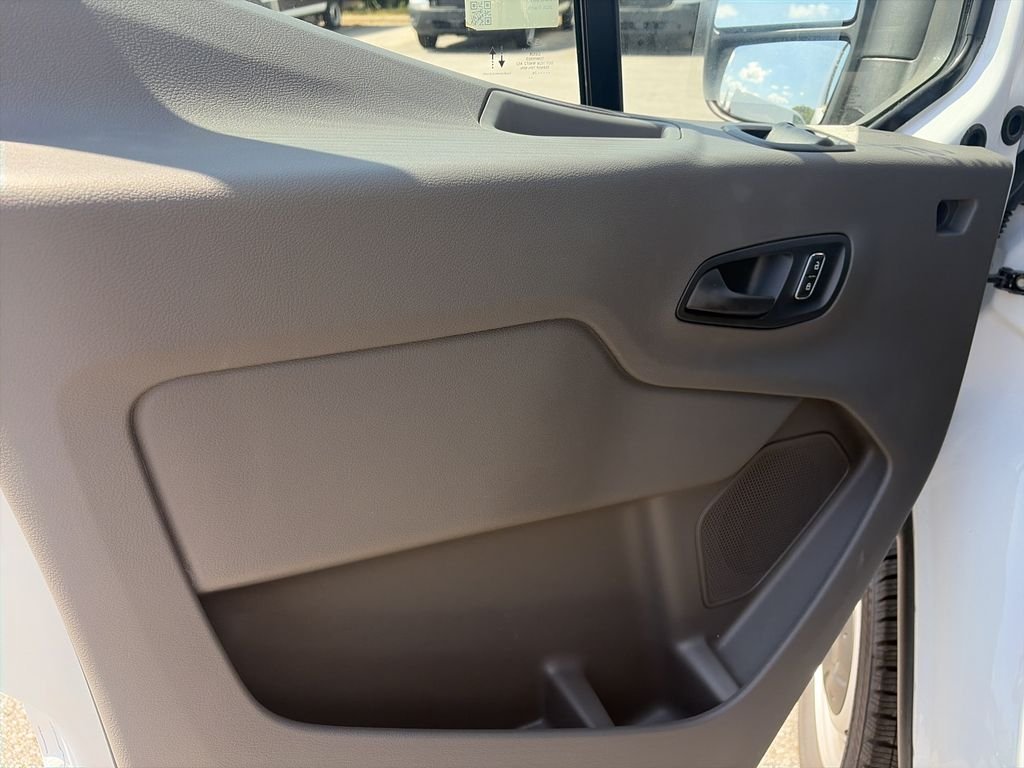 New 2026 Oxford White Ford Cargo Van image 14