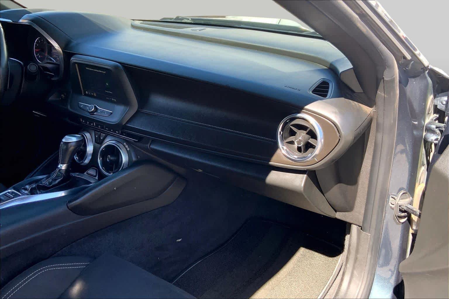 Used 2019 Shadow Gray Metallic Chevrolet 1LT image 15