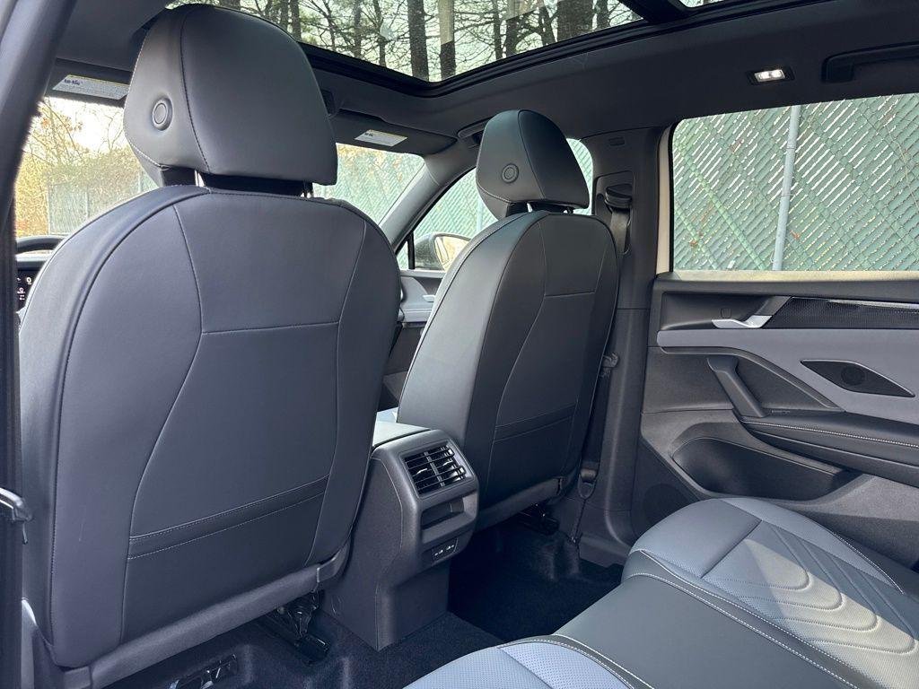 New 2026 Sandstone Volkswagen 2.0T SE R-Line Black image 12