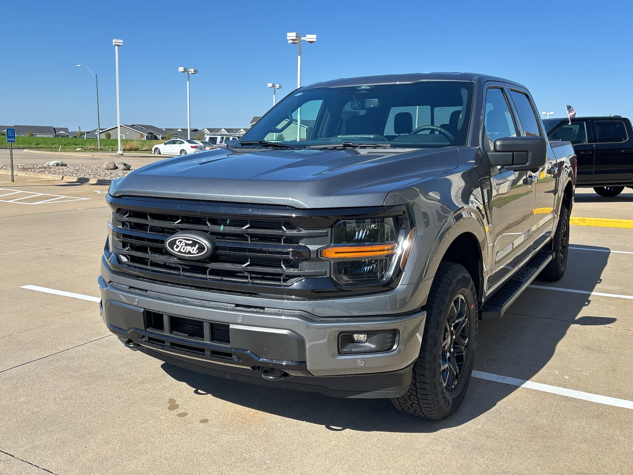 New 2026 Carbonized Gray Metallic Ford XLT image 4
