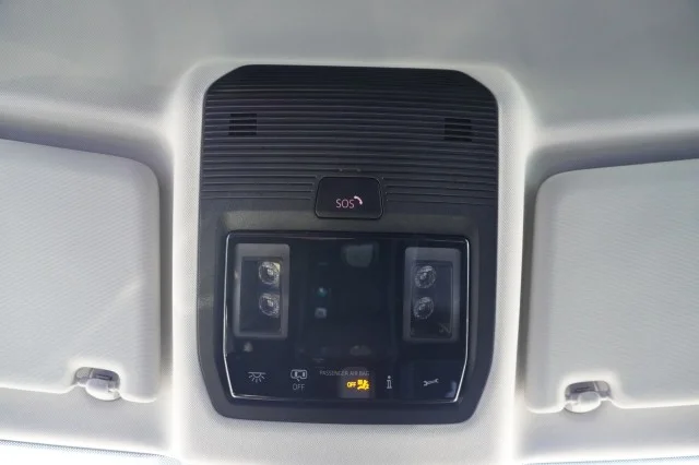 New 2027 Opal White Pearl Volkswagen SE image 36