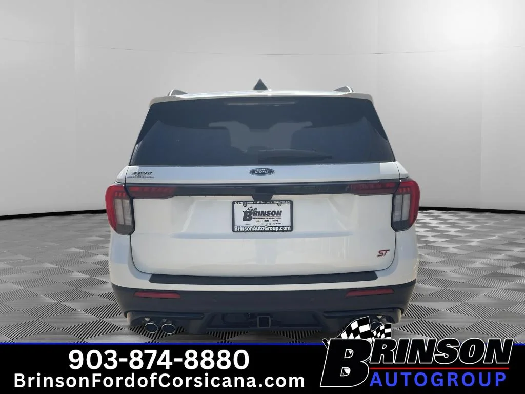 New 2026 Star White Metallic Tri-Coat Ford ST image 4