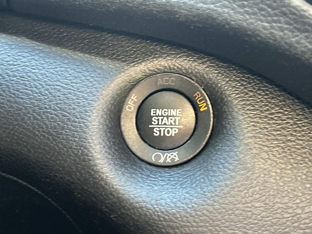 Used 2019 White Jeep Limited image 26