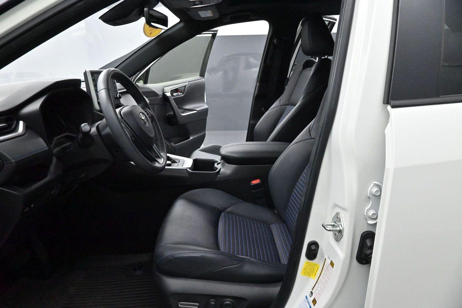 Used 2022  Toyota Hybrid XSE image 13