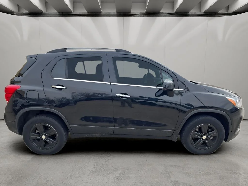 Used 2019 Black Chevrolet 1LT image 6