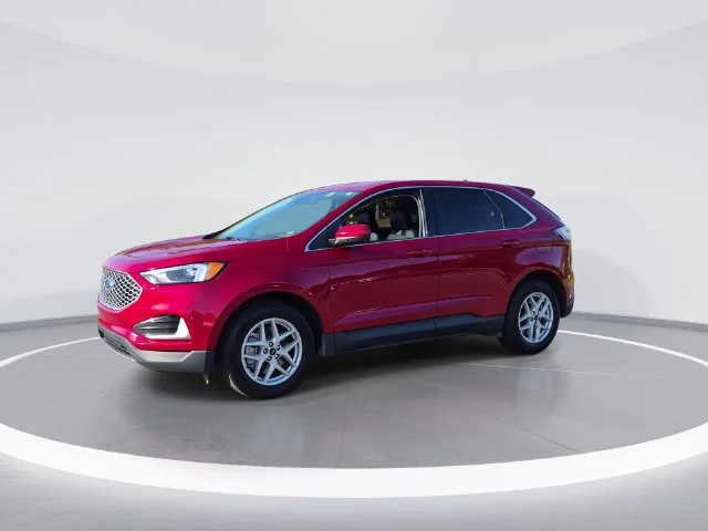 Used 2024 Red Ford SEL image 4