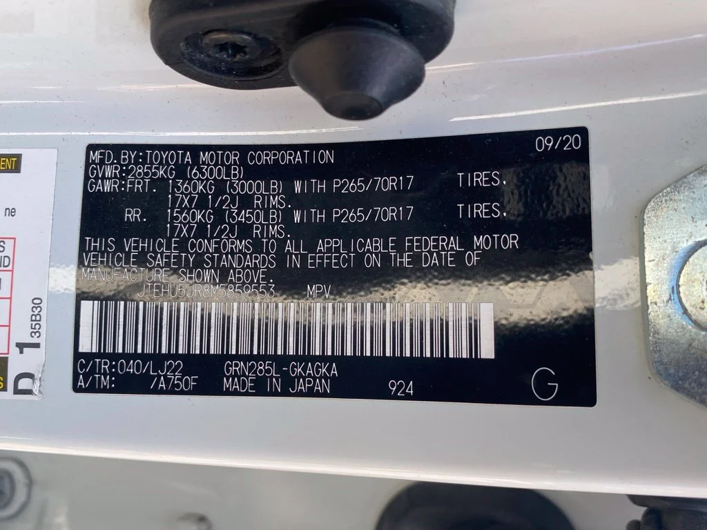 Used 2021 White Toyota Venture image 17