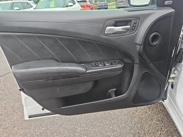 Used 2020 White Dodge SXT image 11