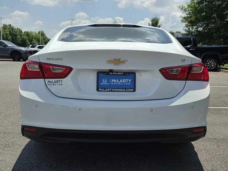 Used 2024 Summit White CHEVROLET LT image 4