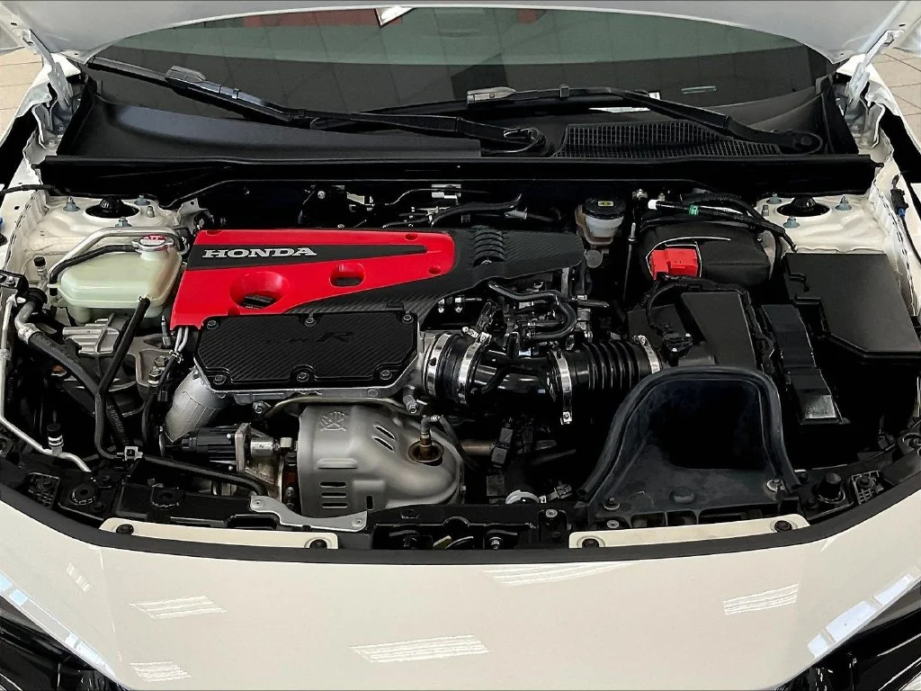 Used 2025 Championship White Honda  image 31