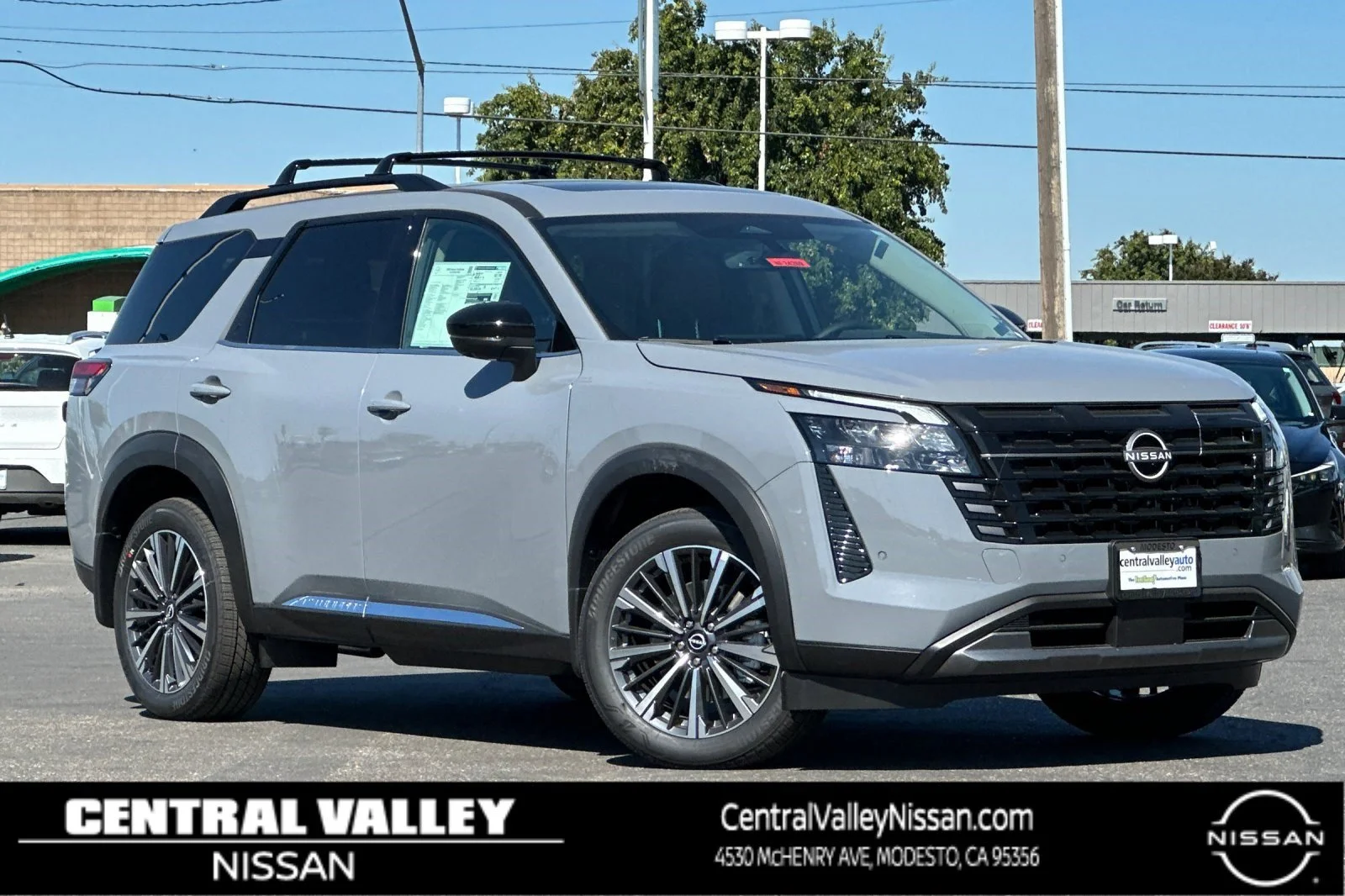 2026 Nissan Pathfinder Platinum 4WD's photo