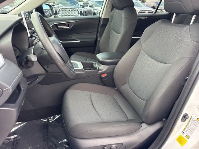 Used 2025 White Toyota XLE image 17